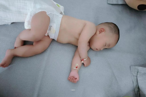 保亭怀孕多久肚子会胀气